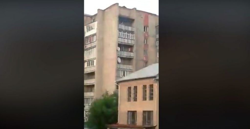 Жилой дом обрушился с первого по девятый этаж: кошмарное ФОТО