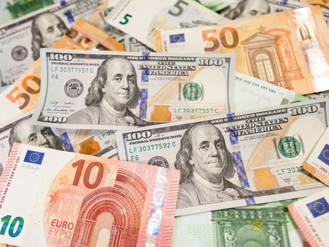 Гривна не устояла перед евро: свежий курс валют