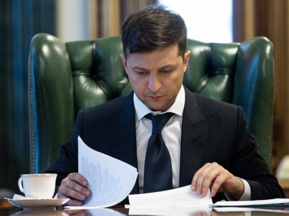 Зеленский ликвидировал Конституционную Комиссию и создал другую