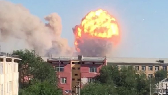 Жертвами пожара в воинской части Казахстана стали почти полсотни человек