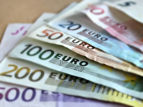 Курс гривны к евро укрепился, а вот с долларом другая история. Свежие данные