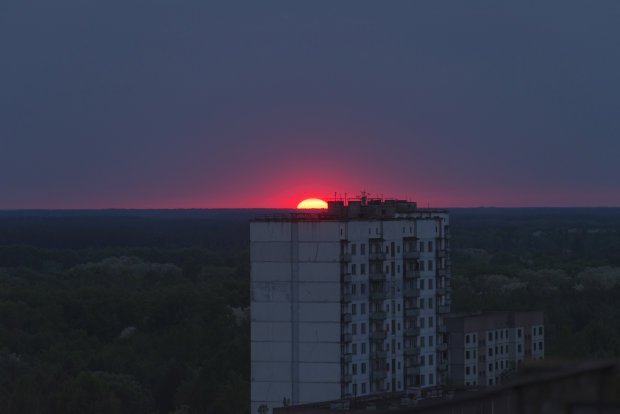 Украинцев напугал загадочный закат в Чернобыле
