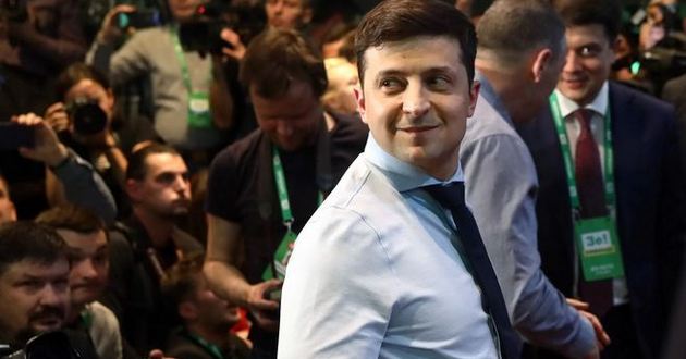 Зеленский запустил конституционный флеш-моб и призвал украинцев назвать свою любимую статью