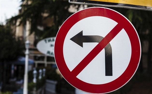 В Украине откажутся от левых поворотов на дорогах с плотным движением машин
