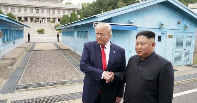 Впервые в истории: Трамп переступил "черту", попал в КНДР и встретился с Ким Чен Ыном. ВИДЕО