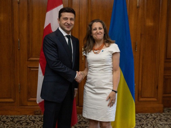 Президент Украины обсудил с министром иностранных дел Канады агрессию РФ