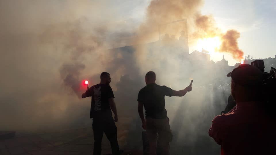 Майдан в дыму: в Киеве снова начались протесты. ВИДЕО