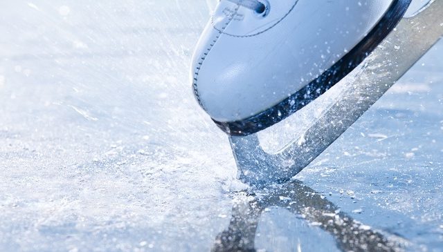 Российская фигуристка разделась до нижнего белья на льду: лед и мужские сердца таяли. ФОТО, ВИДЕО