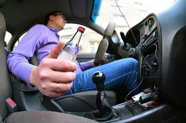 Эксперты подсказали, по каким признакам полицейские "вычисляют" пьяных водителей