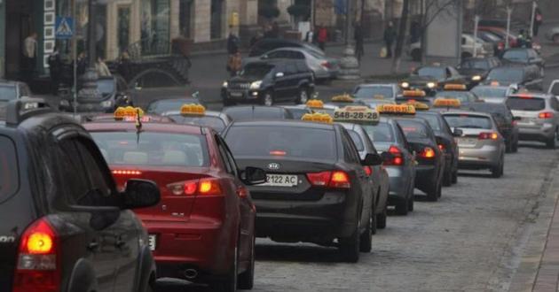 Сколько зарабатывают водители такси: узнайте и удивитесь