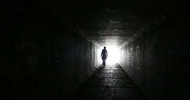 Ангелы, демоны или свет в конце тоннеля: что человек видит перед смертью