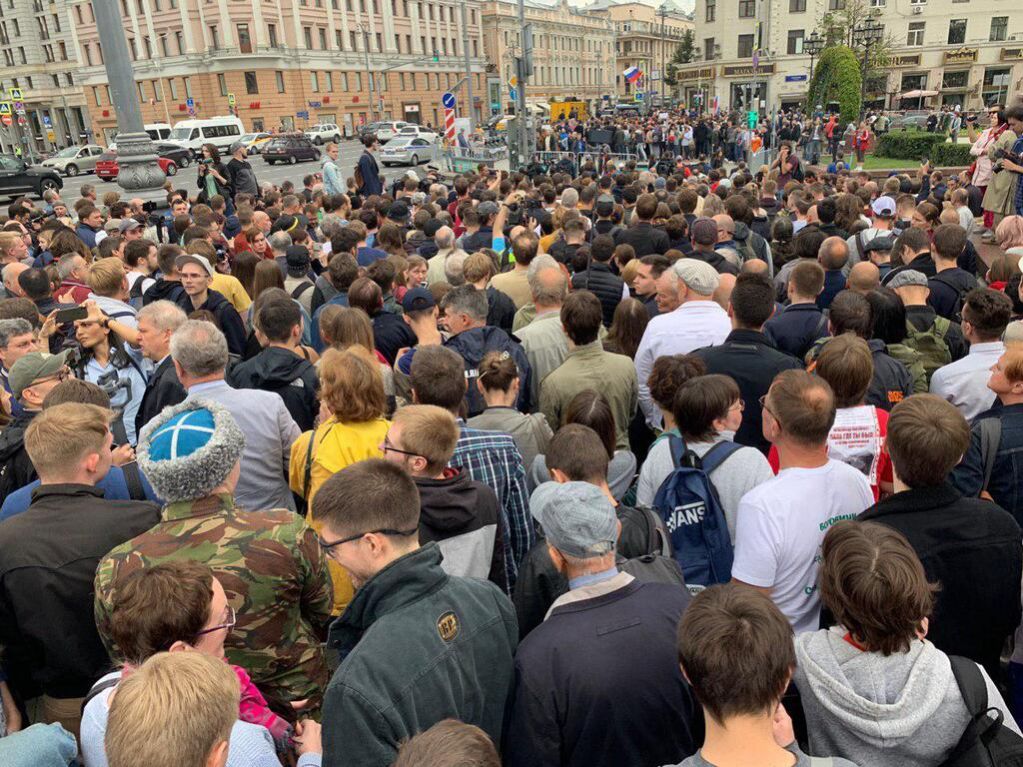 Улыбнись, если против Путина: Москва поднялась на масштабный протест. ФОТО, ВИДЕО