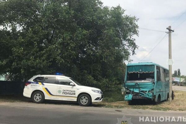 Страшное ДТП на Бериславском шоссе: пассажирский автобус протаранил грузовик. ФОТО