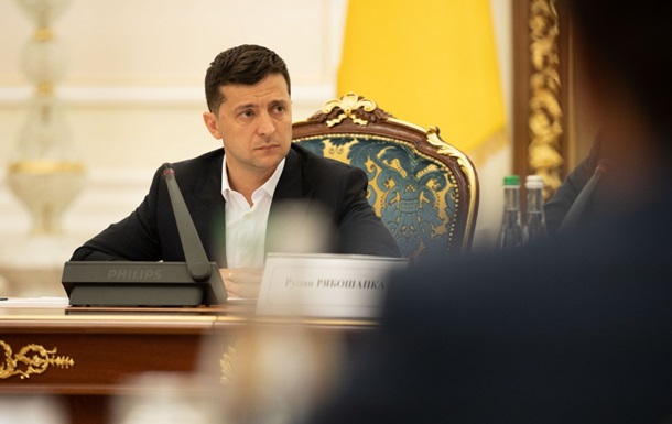 Зеленский заявил, что Парубий "просиживает" деньги налогоплательщиков