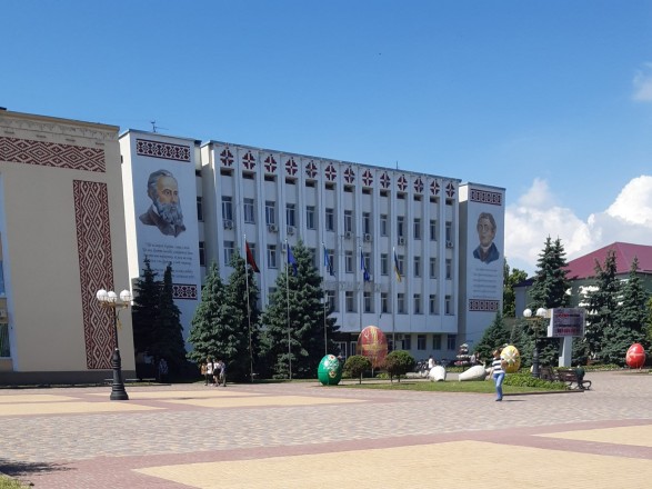В горсовете Борисполя проходят обыски по делу вымогательства чиновниками взяток с предпринимателей