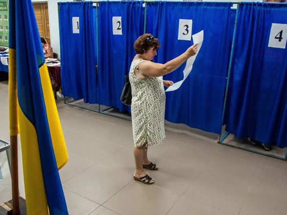 Украинцы, проживающие в РФ, едут в Финляндию голосовать