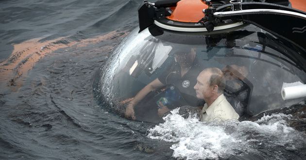 Путин ушел на дно Финского залива с мемориальной табличкой 