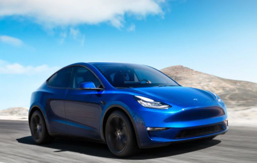 Новый кроссовер Tesla: что известно о чудо-автомобиле