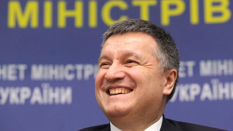 Аваков сдал с потрохами Порошенко и присягнул на верность Зеленскому: «Нет иного выхода»