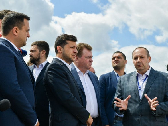 Зеленский анонсировал увольнение всех местных прокуроров 