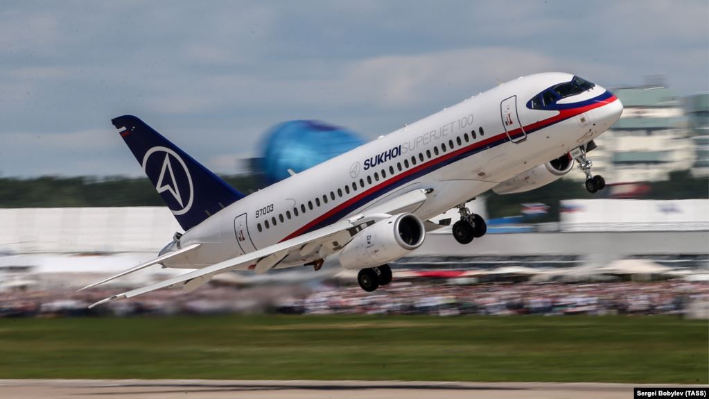 Отказал двигатель: в РФ очередное ЧП с самолетом Superjet