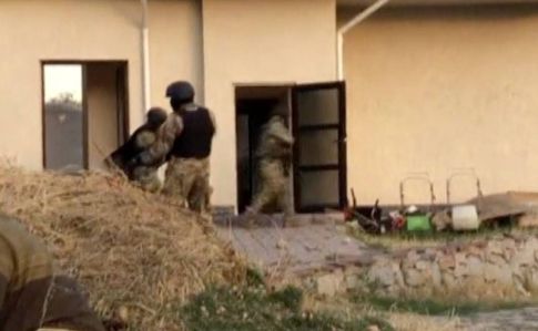 Штурм резиденции экс-президента: силовики сняли оцепление, в Сети появилось ВИДЕО спецоперации