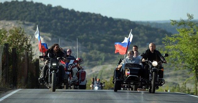 Путин нарывается: Киев опротестовал  вояж в Крым на мотоцикле 