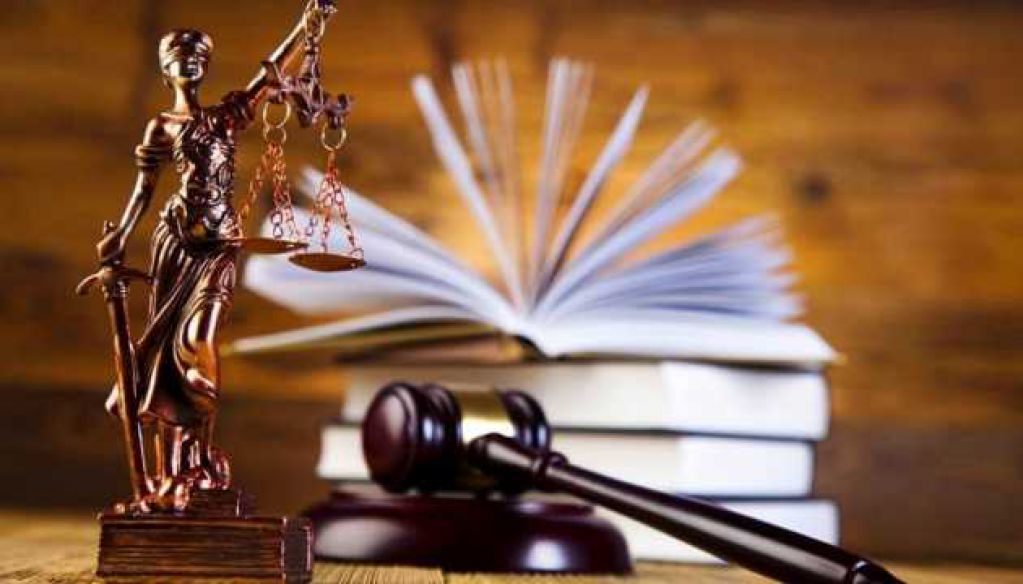 Процессуальные игры Верховного суда по округу 198: здравый смысл против политической целесообразности