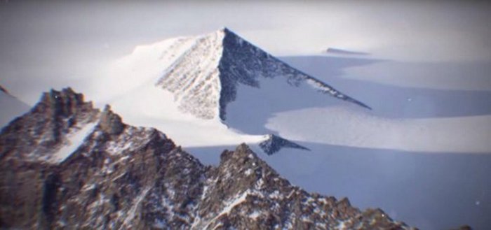 Чудо света в Антарктиде: Найден «старший брат» пирамиды Хеопса