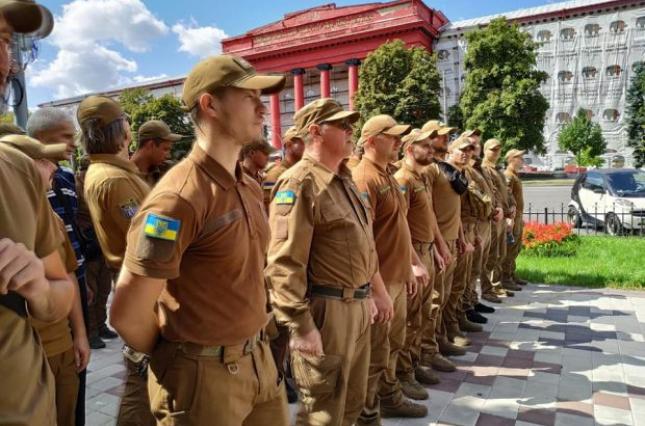 Без представителей власти: ветераны и волонтеры провели репетицию Марша защитников ко Дню Независимости. ВИДЕО