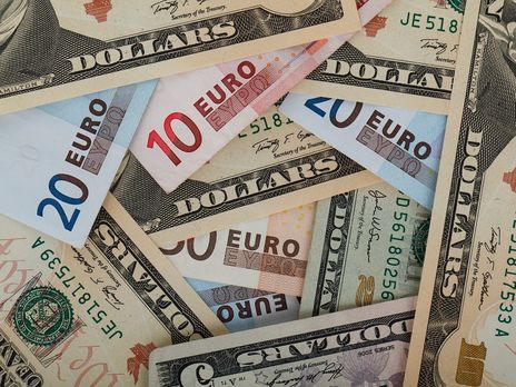 Гривна «откусила» у евро 35 копеек и заметно поднялась на фоне доллара: свежий курс