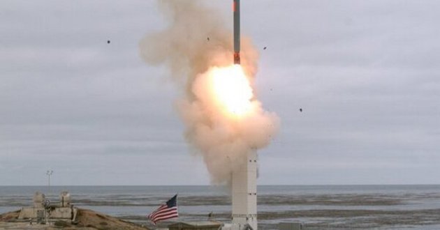 США передали Путину мощный ракетный "привет". ВИДЕО