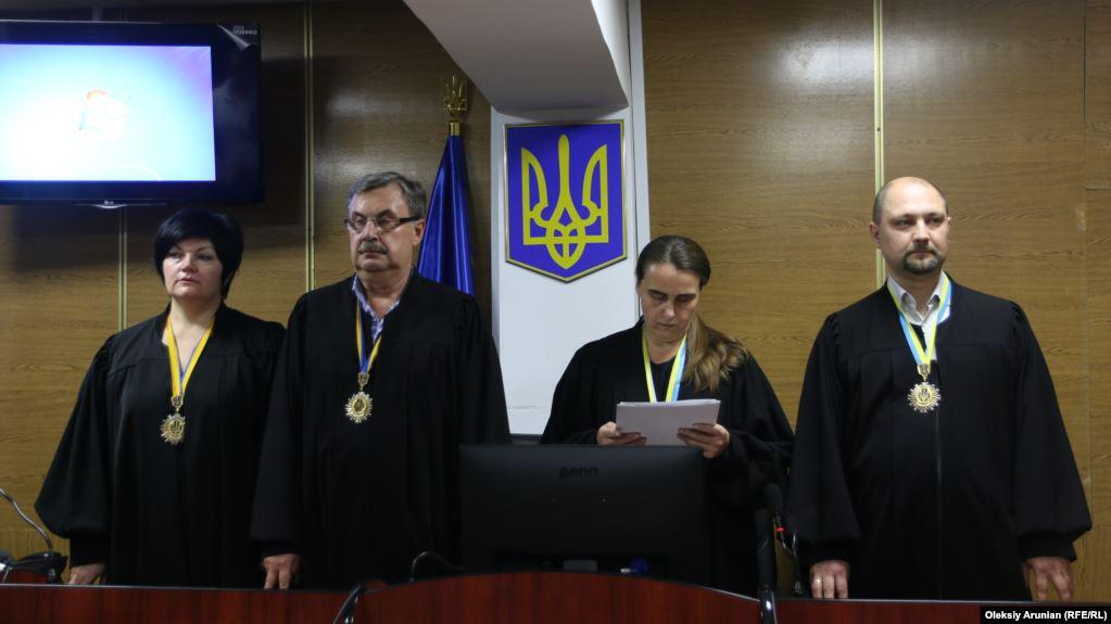Смерть журналиста Сергиенко: суд отпустил обвиняемого в организации убийства