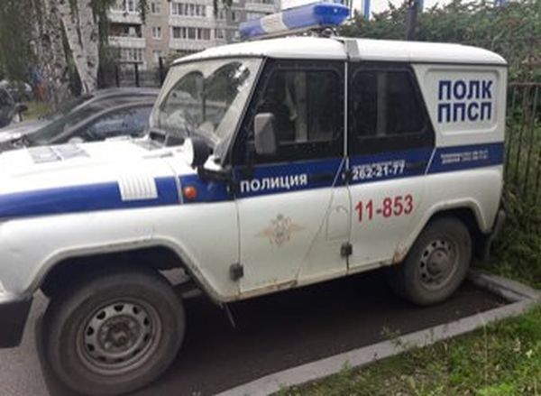 В России трое копов надругались над девушкой в патрульном авто