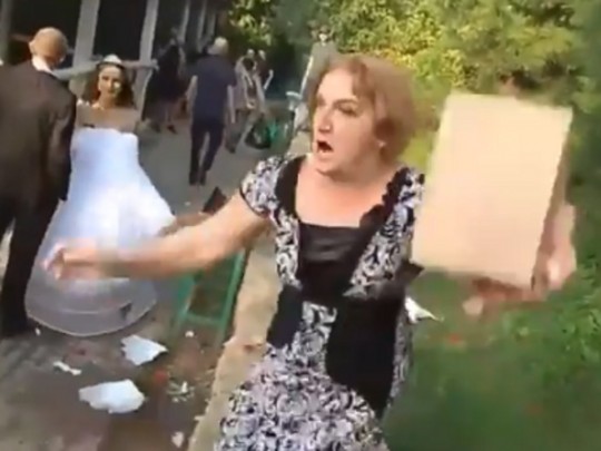 Свадьба в Донецке: ВИДЕО женской драки взбудоражило Сеть