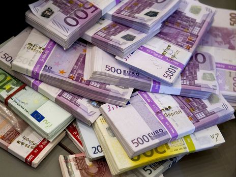 Гривна просела на фоне доллара, но отвоевала копейку у евро: свежий курс