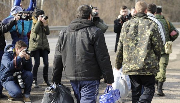 «В боях не участвуют, а пленные есть. Мистика!»: журналист указал на важный момент в «гражданской» войне в Украине