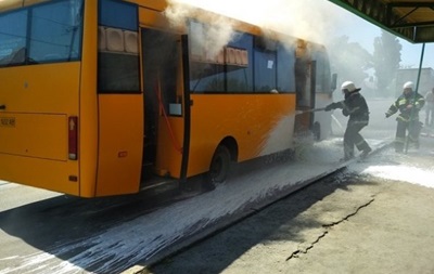 В Тернополе маршрутка загорелась во время движения