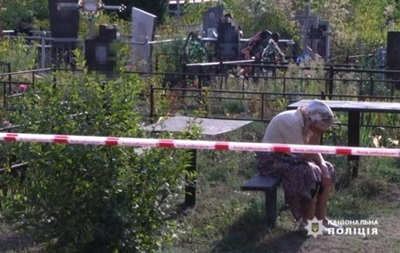 На Черкасщине грабитель убил женщину прямо на кладбище