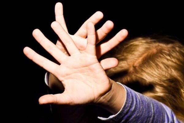 ЧП в Полтаве: извращенец пытался изнасиловать 11-летнего ребенка прямо на пешеходной дорожке