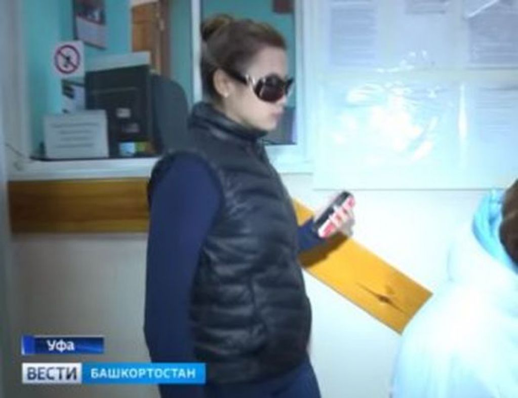 Полицейская, которую изнасиловали, нарисовала на доске как это было. ВИДЕО