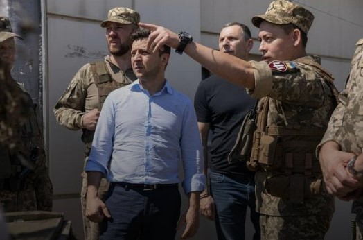 "Слезы наворачивались на глаза": генерал рассказал о поступке Зеленского на Донбассе