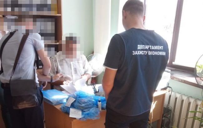На Днепропетровщине чиновников горсовета уличили в краже более миллиона гривен
