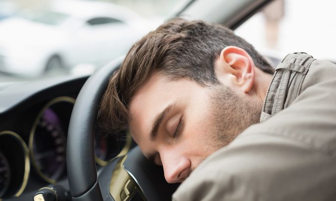 Видео, взорвавшее Сеть: спящий человек за рулем авто, мчащегося на огромной скорости