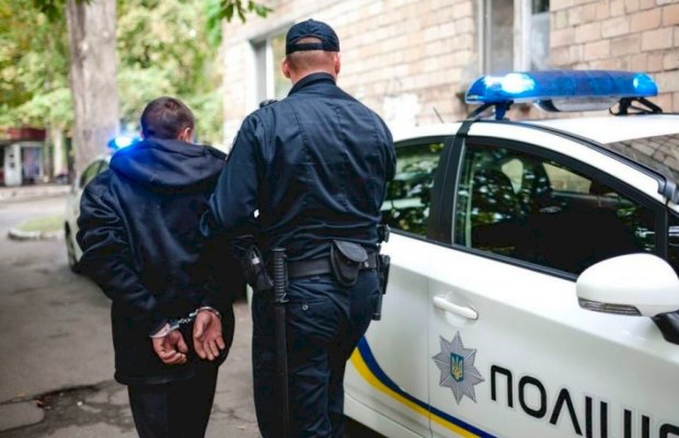 Полицейские лишились дара речи, заглянув в авто к киевлянину