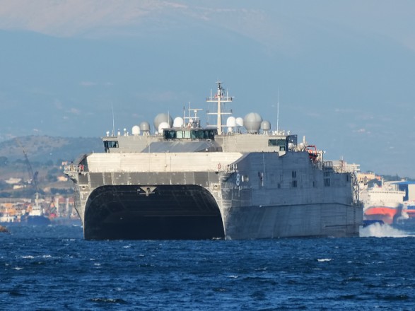 Высокоскоростной корабль-разведчик ВМС США вошел в Черное море