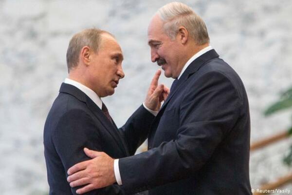 Лукашенко отдаст Путину Беларусь: названа дата подписания «сделки»