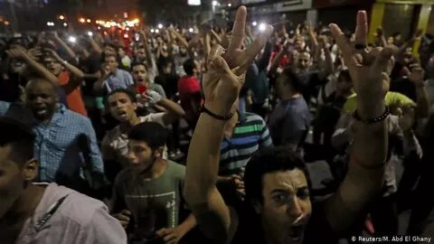 Протесты против действующей власти закончились задержанием около 370 человек