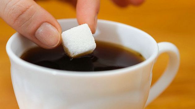 3 серьезных причины навсегда отказаться от чая с сахаром