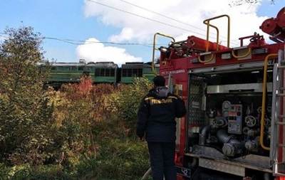 В Черновицкой области на ходу загорелся поезд. ВИДЕО